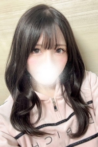 つきな